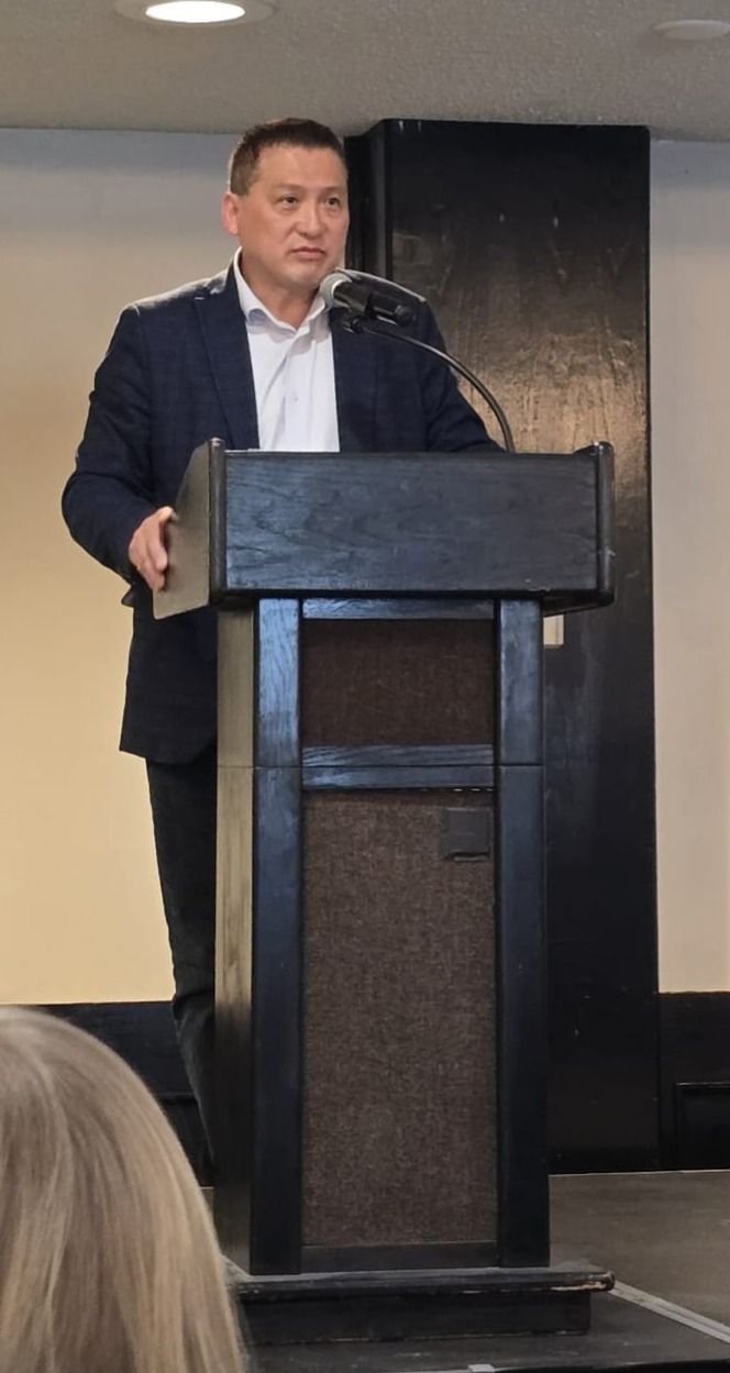 Mayor talking close up.JPG